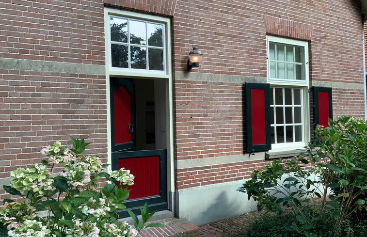 rotate=0,width=757,height=489,fit=cover%20%2814%29