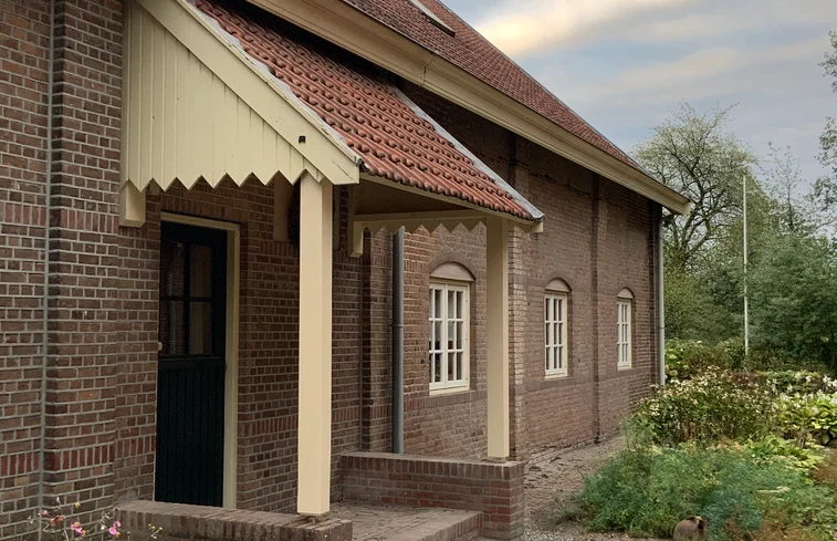 rotate=0,width=757,height=489,fit=cover%20%2817%29