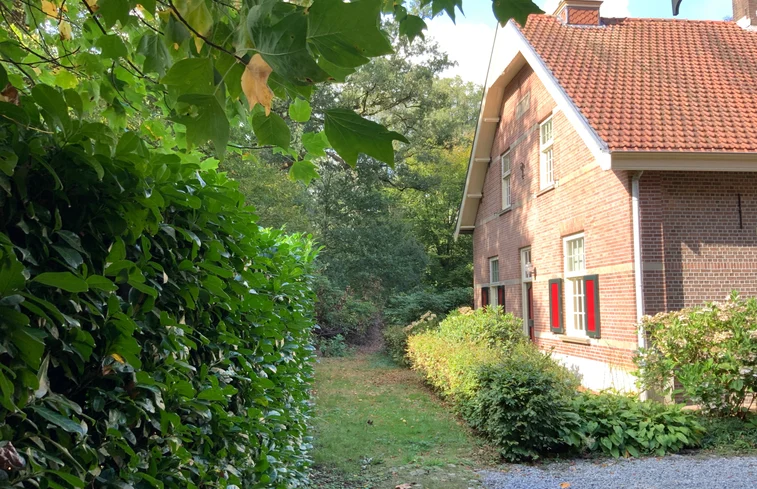 rotate=0,width=757,height=489,fit=cover%20%2818%29